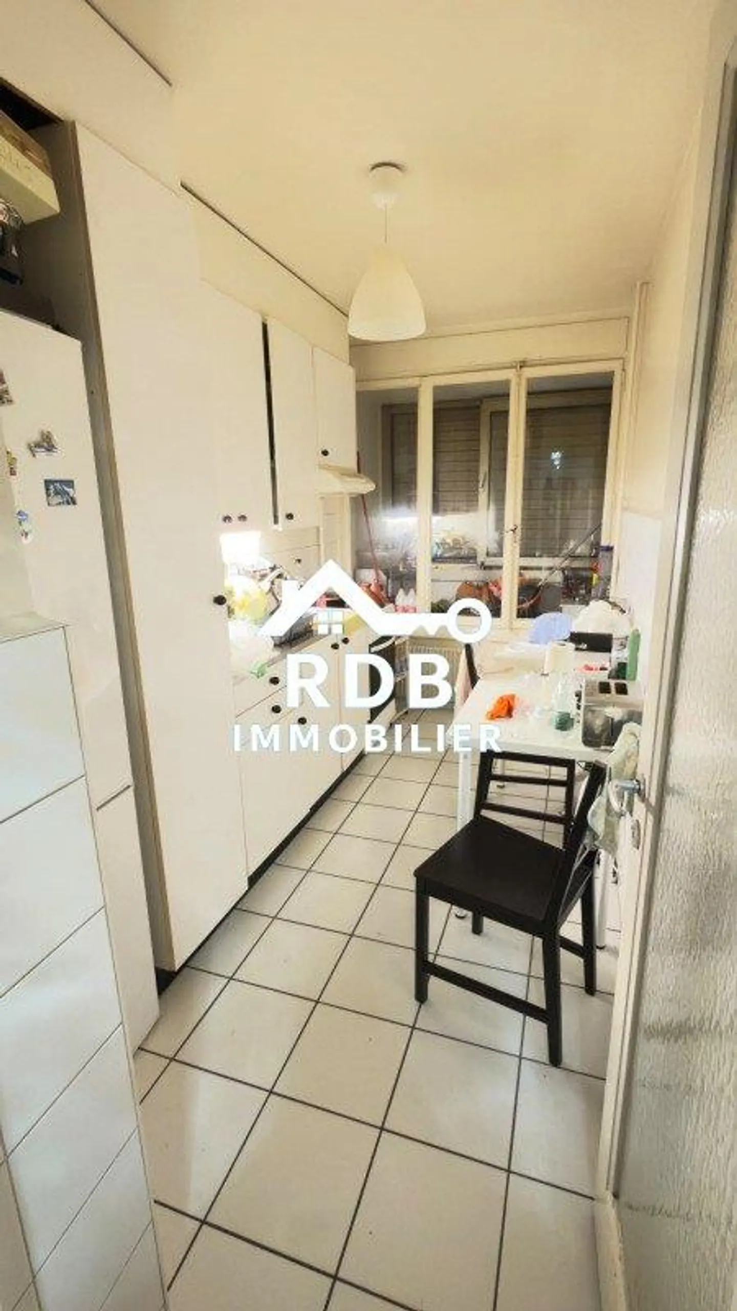 Appartement lumineux au rez-de-chaussée - Photo 3 sur 5