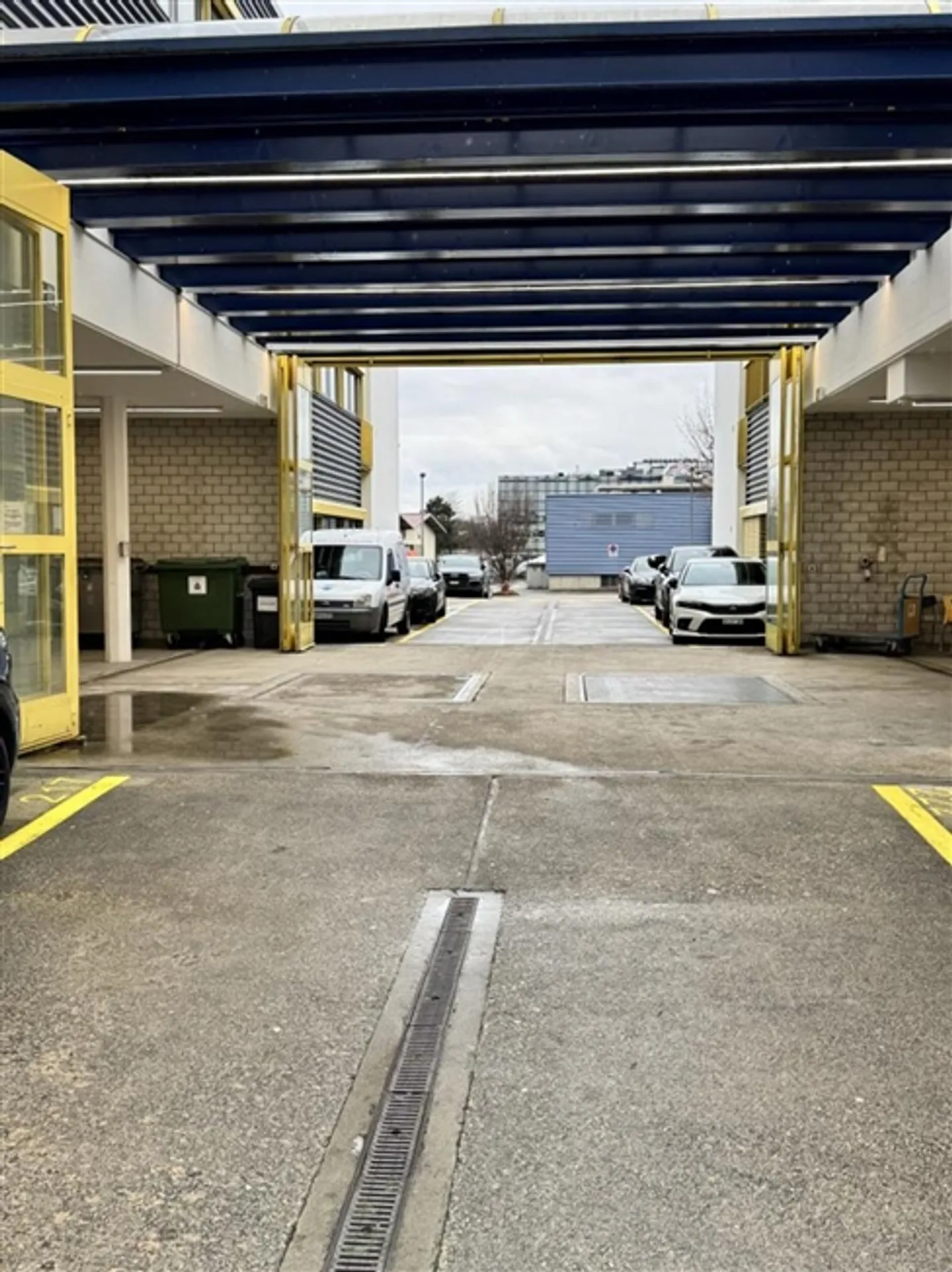 Your industrial workshops or your storage - 40 to 120 m2 in co-working mode - Photo 3 of 8