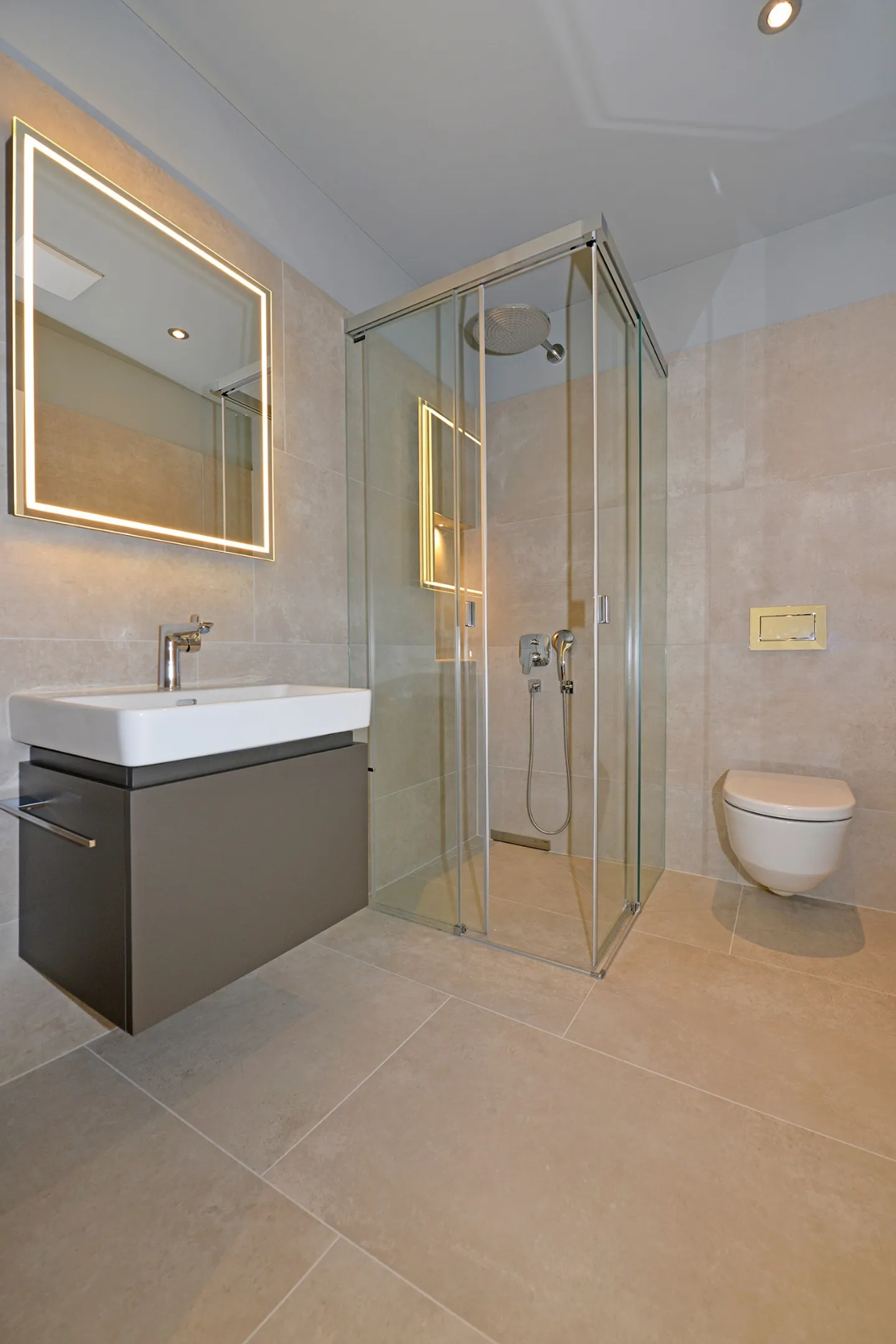 Nuovo appartamento di 3,5 stanze: vivere in campagna con collegamento alla città - Foto 4 di 11