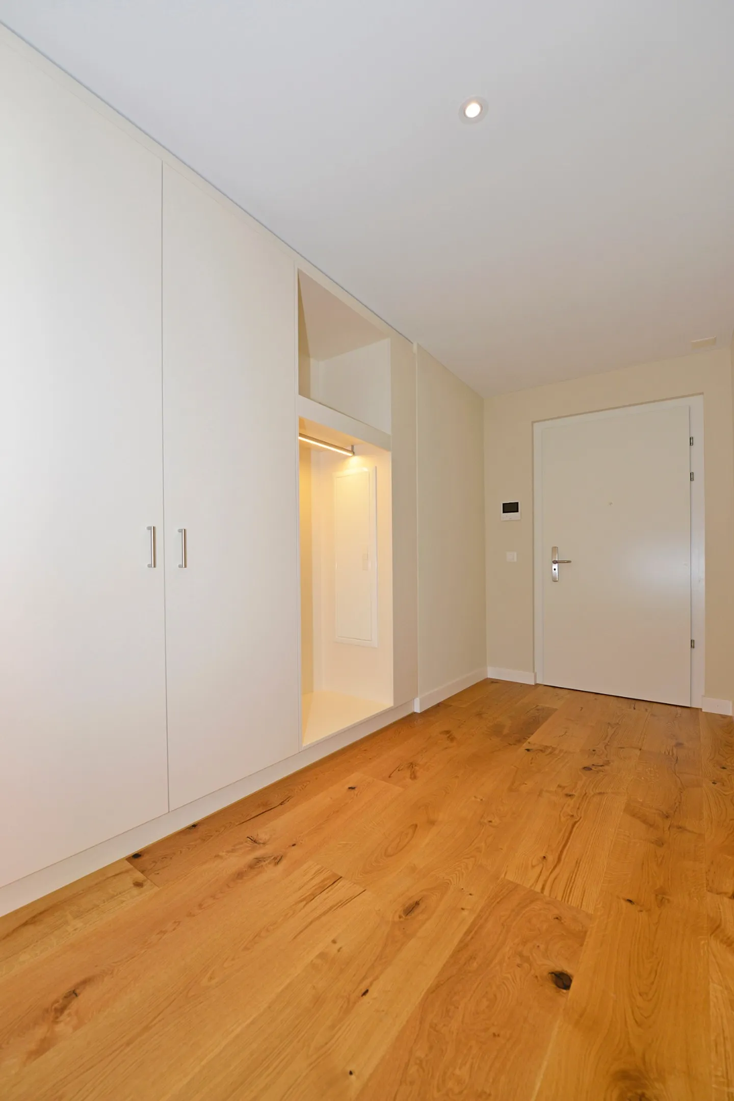 Nuovo appartamento di 3,5 stanze: vivere in campagna con collegamento alla città - Foto 11 di 11