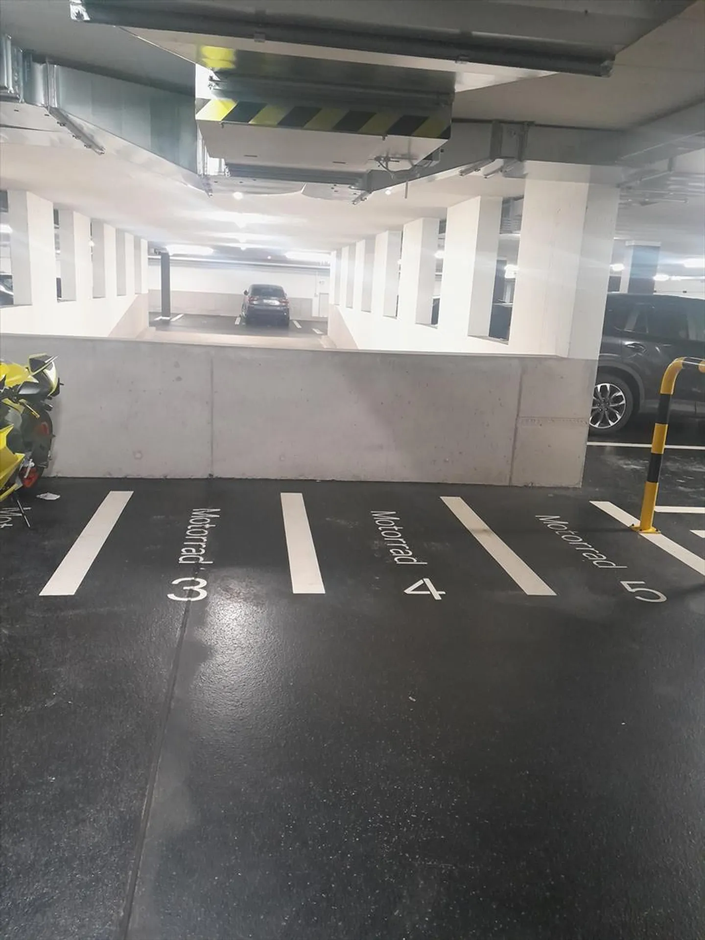 ***Einstellplätze für Motorrad zu vermieten*** - Foto 3 von 3