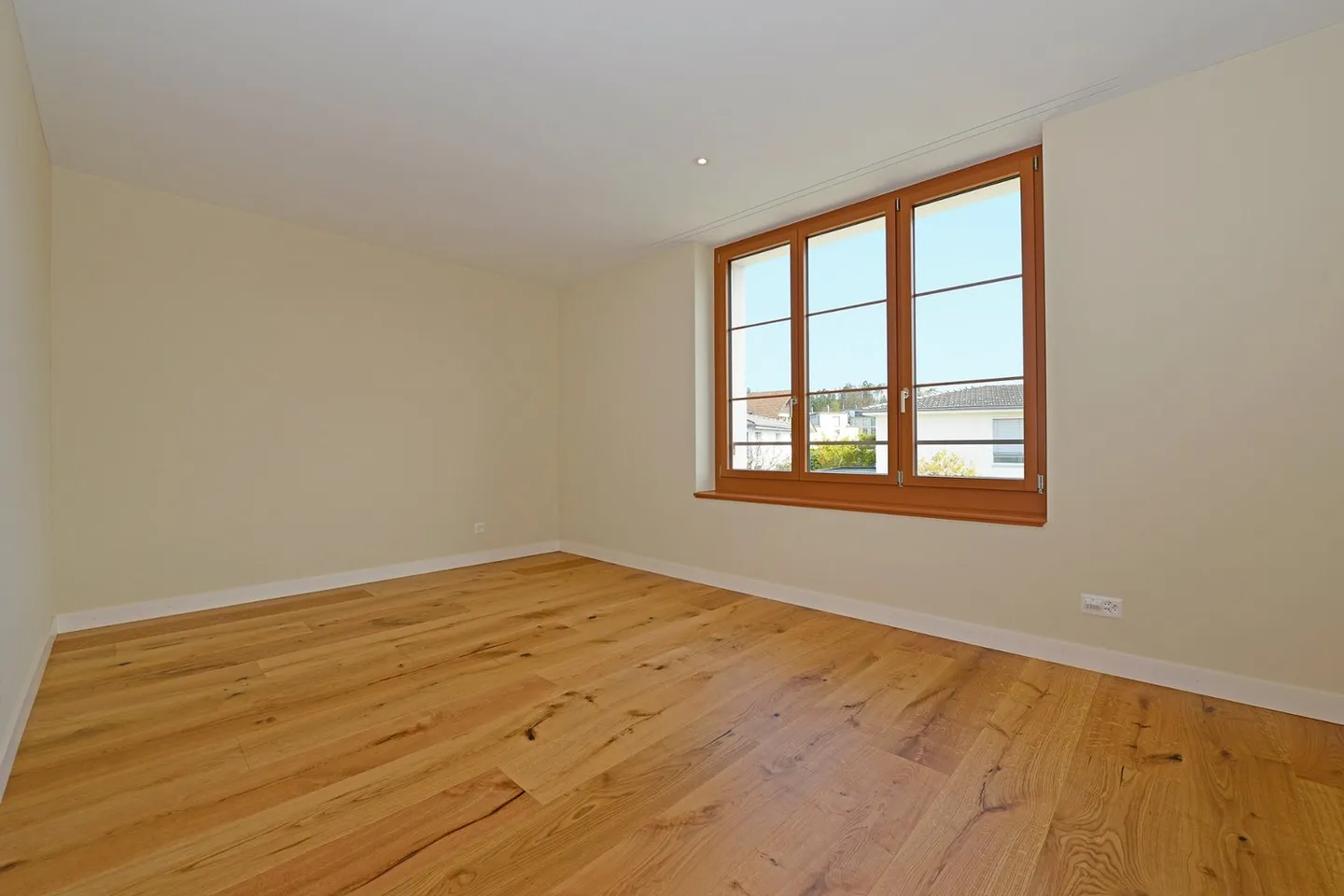 Nuovo appartamento di 3,5 stanze: vivere in campagna con collegamento alla città - Foto 7 di 11