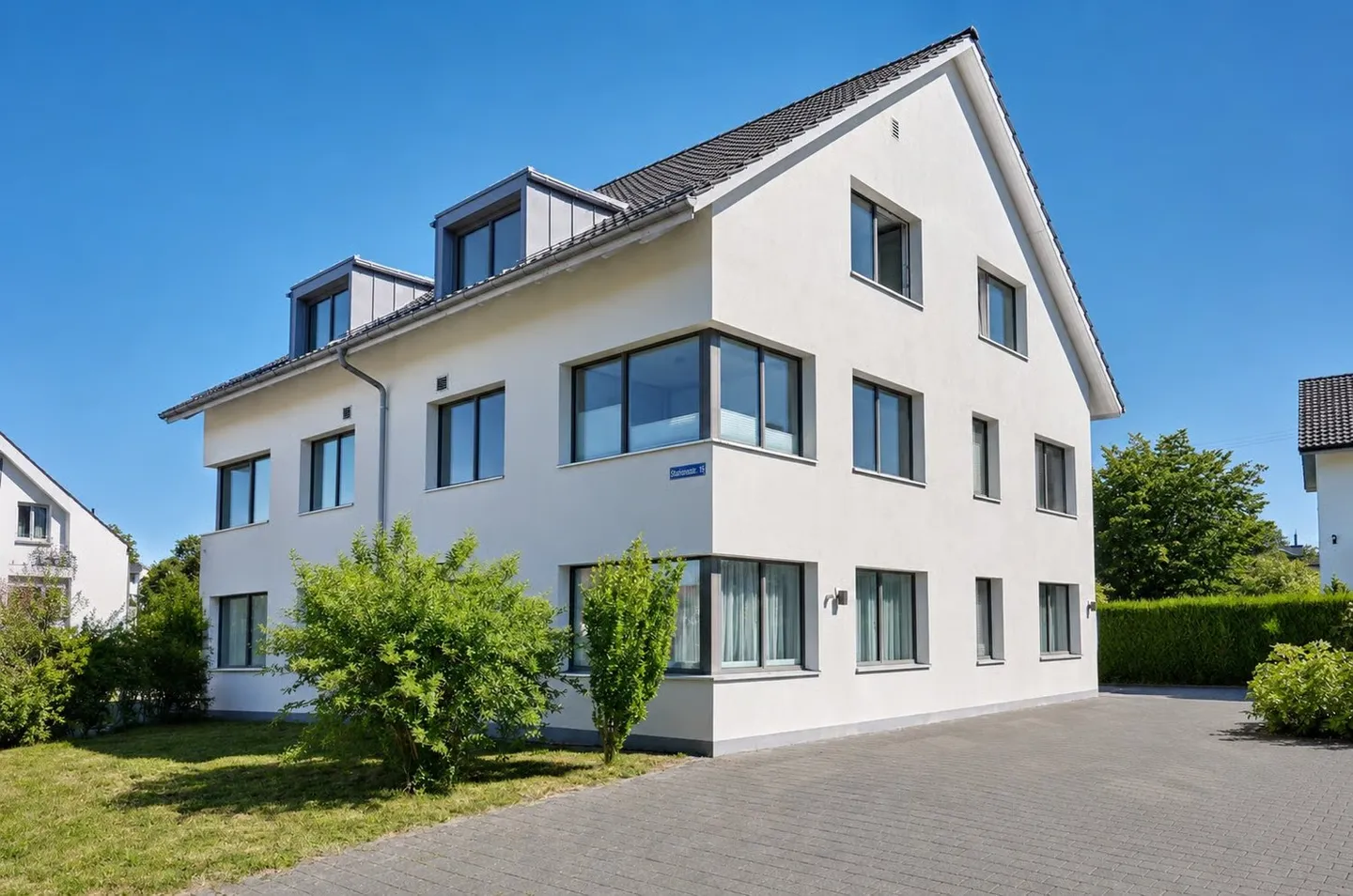 Appartement 2.5 pièces fraîchement rénové à Greifensee - Photo 1 sur 9