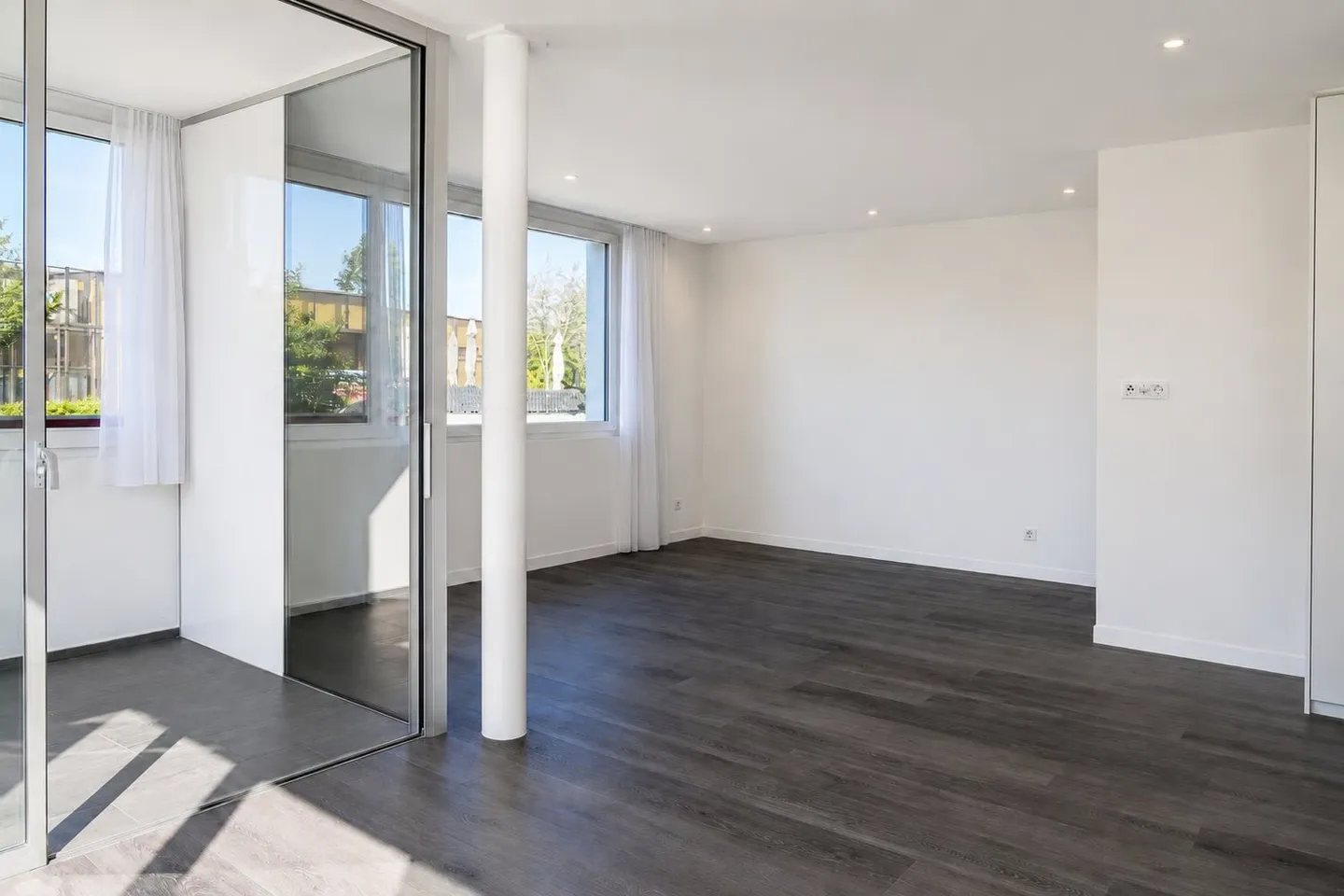 Appartement 2.5 pièces fraîchement rénové à Greifensee - Photo 5 sur 9