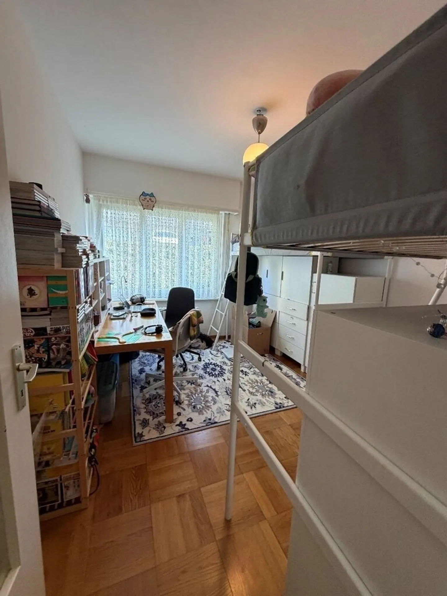 Charming Apartment with Lake View - Photo 5 of 6