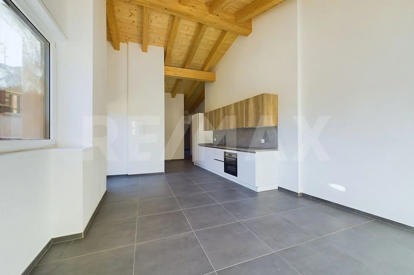 Appartement élégant de 3 pièces avec vue imprenable au cœur de Lopagno - Photo 6 sur 13