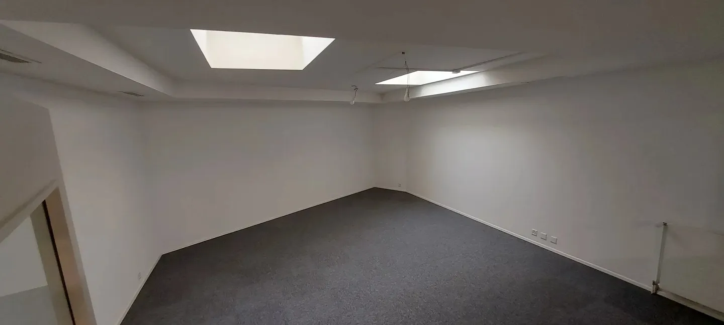 Office space for rent - Photo 5 of 9