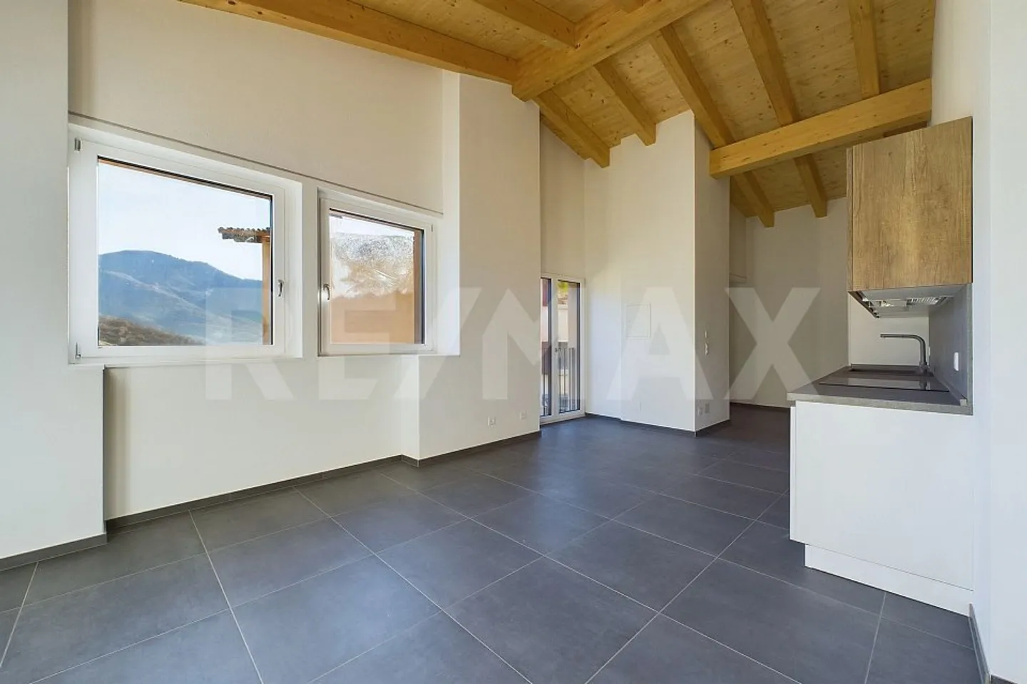Appartement élégant de 3 pièces avec vue imprenable au cœur de Lopagno - Photo 11 sur 13