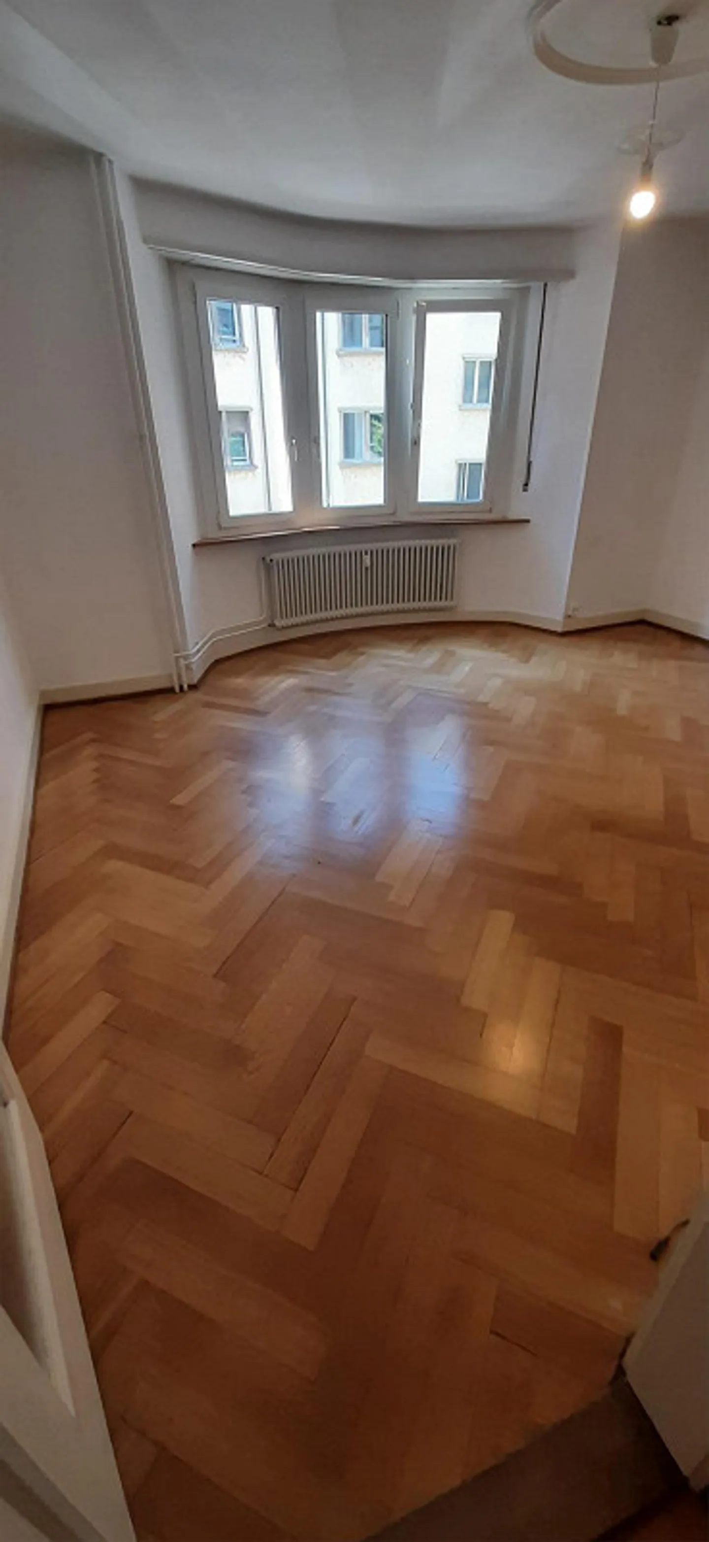 Belle grande appartement de 2,5 pièces à Kleinhünigen - Photo 1 sur 6