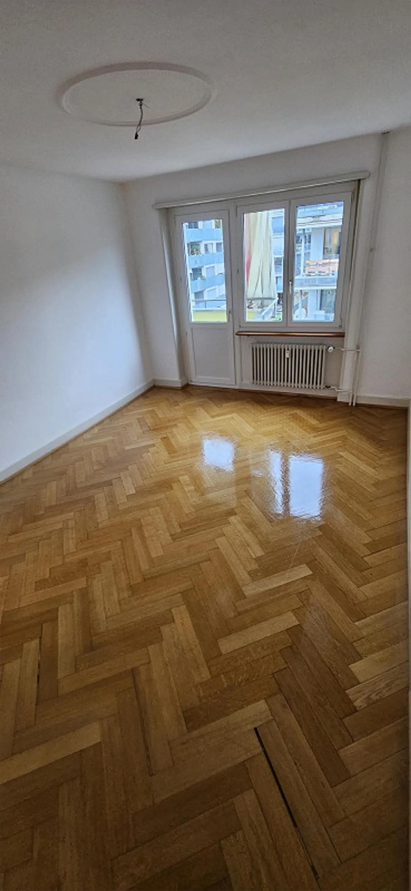 Belle grande appartement de 2,5 pièces à Kleinhünigen - Photo 2 sur 6