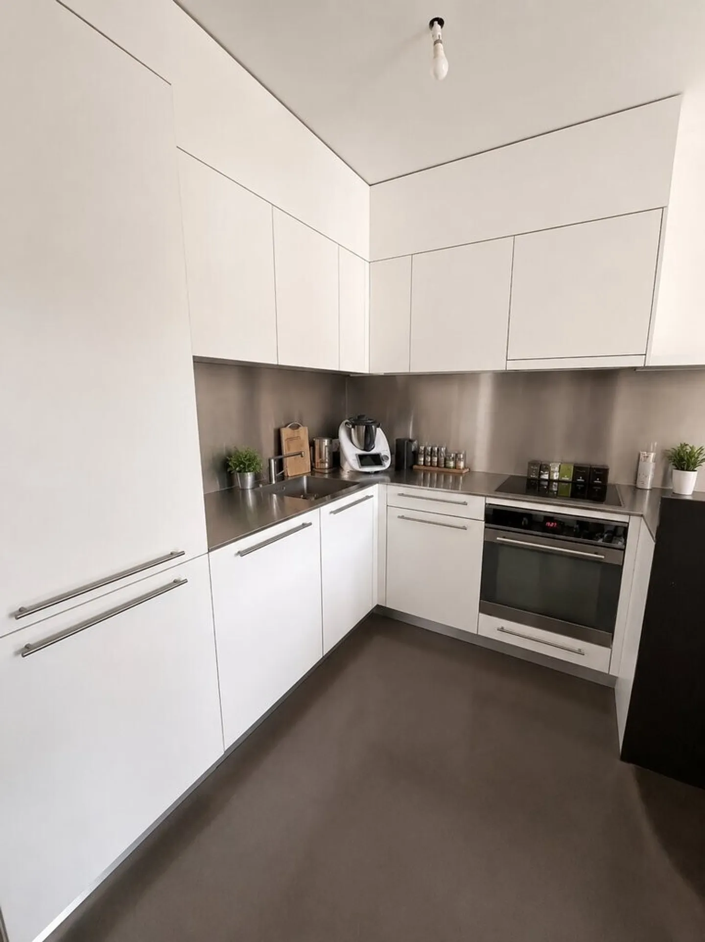 2-room duplex apartment - Train station area - Photo 2 of 6