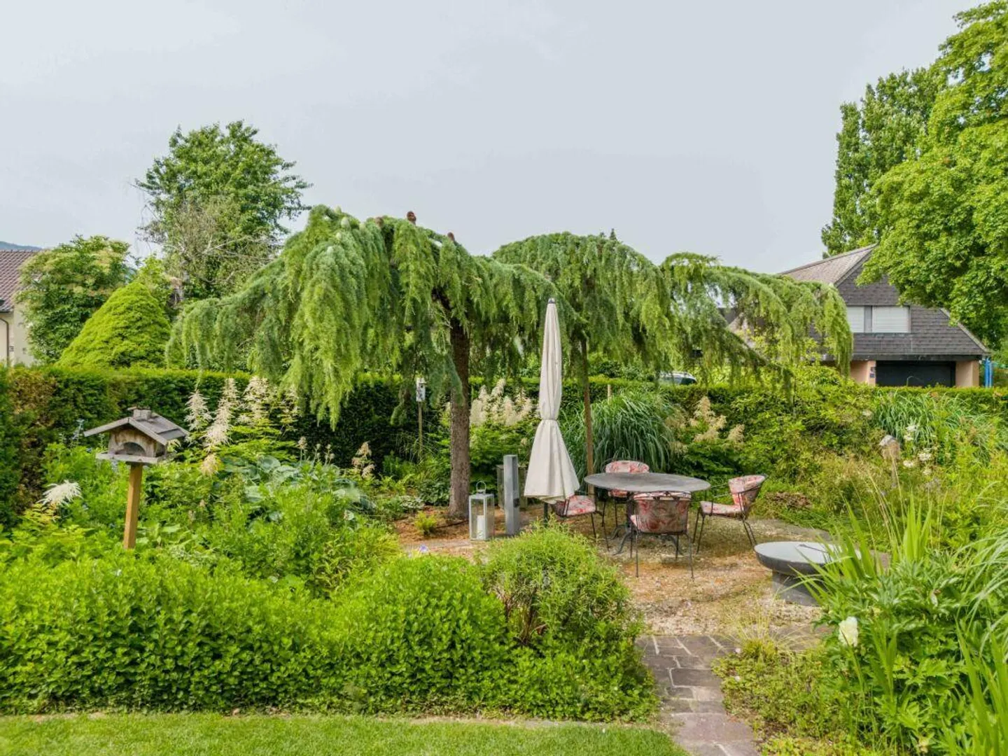 Architektonisches Unikat mit Pool, Liftanlage, vielseitigem Garten ... - Foto 2 von 20