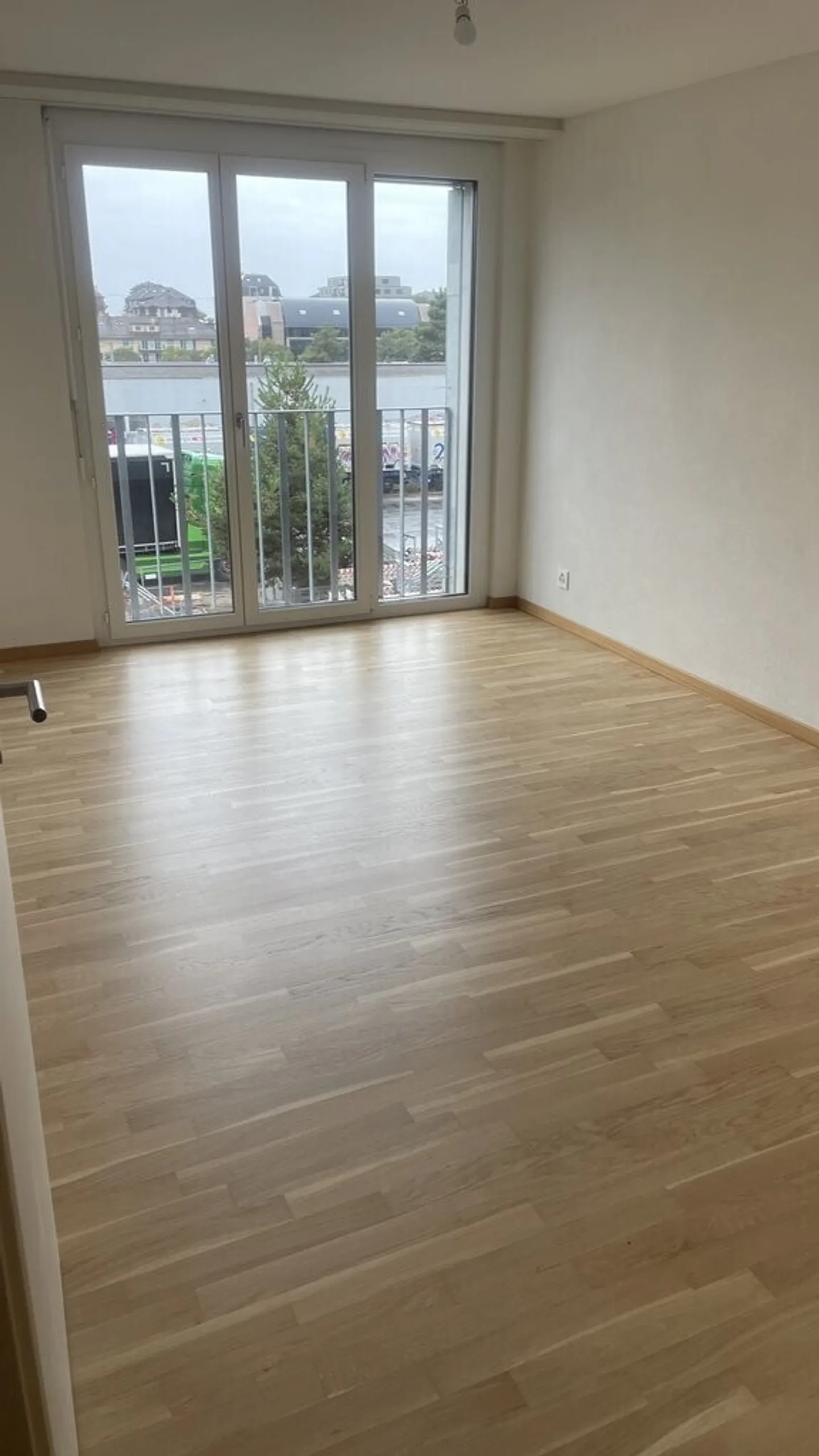 Magnificent 4.5 room apartment with balcony. - Photo 2 of 6