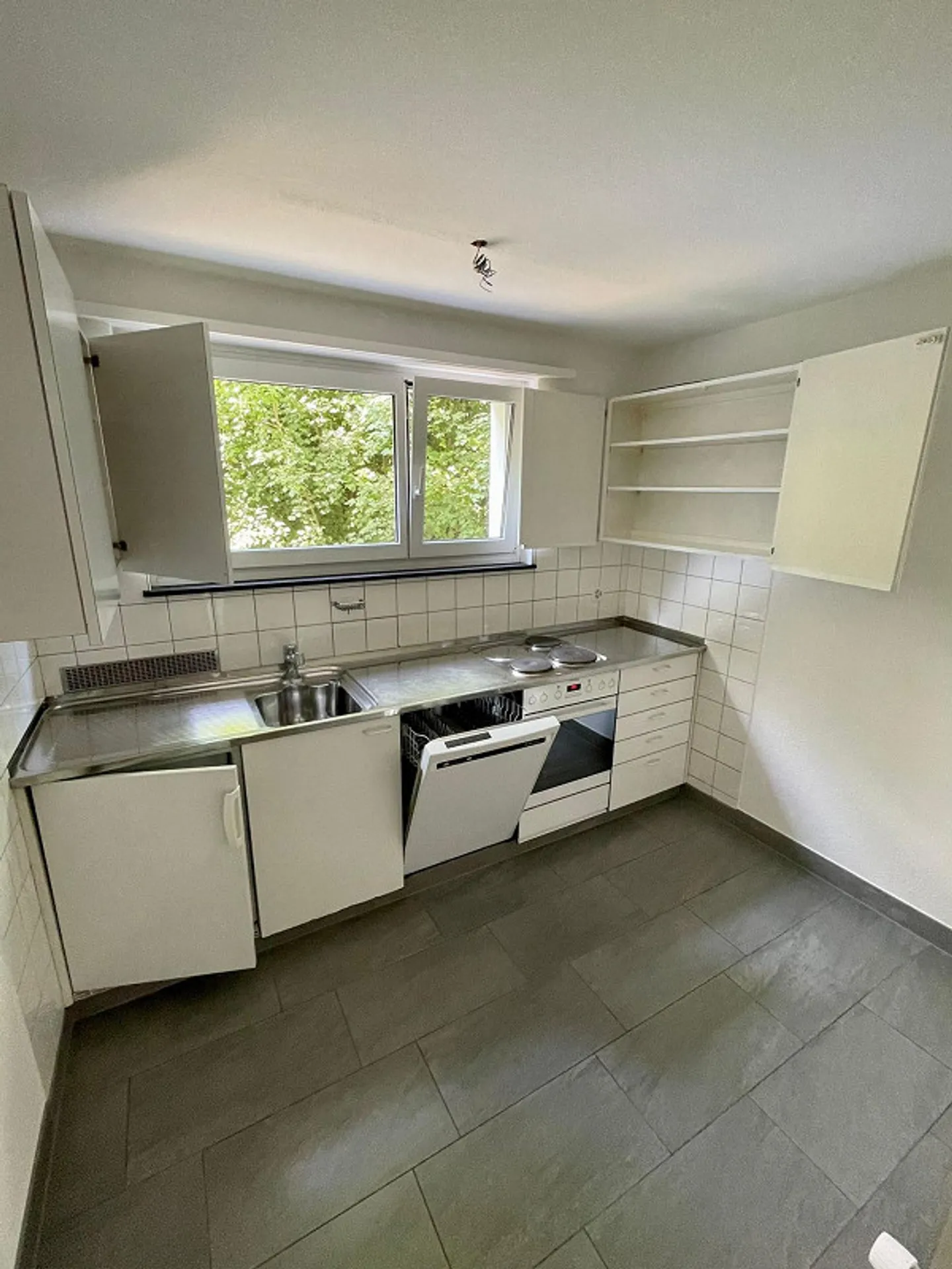 Charming 4.5-room apartment in the green with balcony & parking in Wängi - Photo 6 of 7