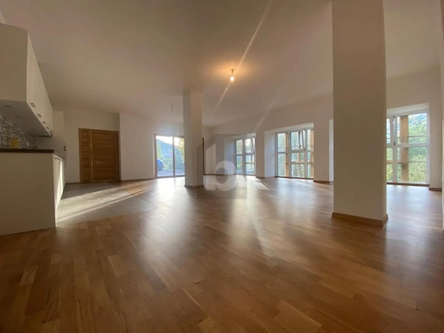 Appartement Moderne au Bord de l'Eau - Photo 3 sur 6