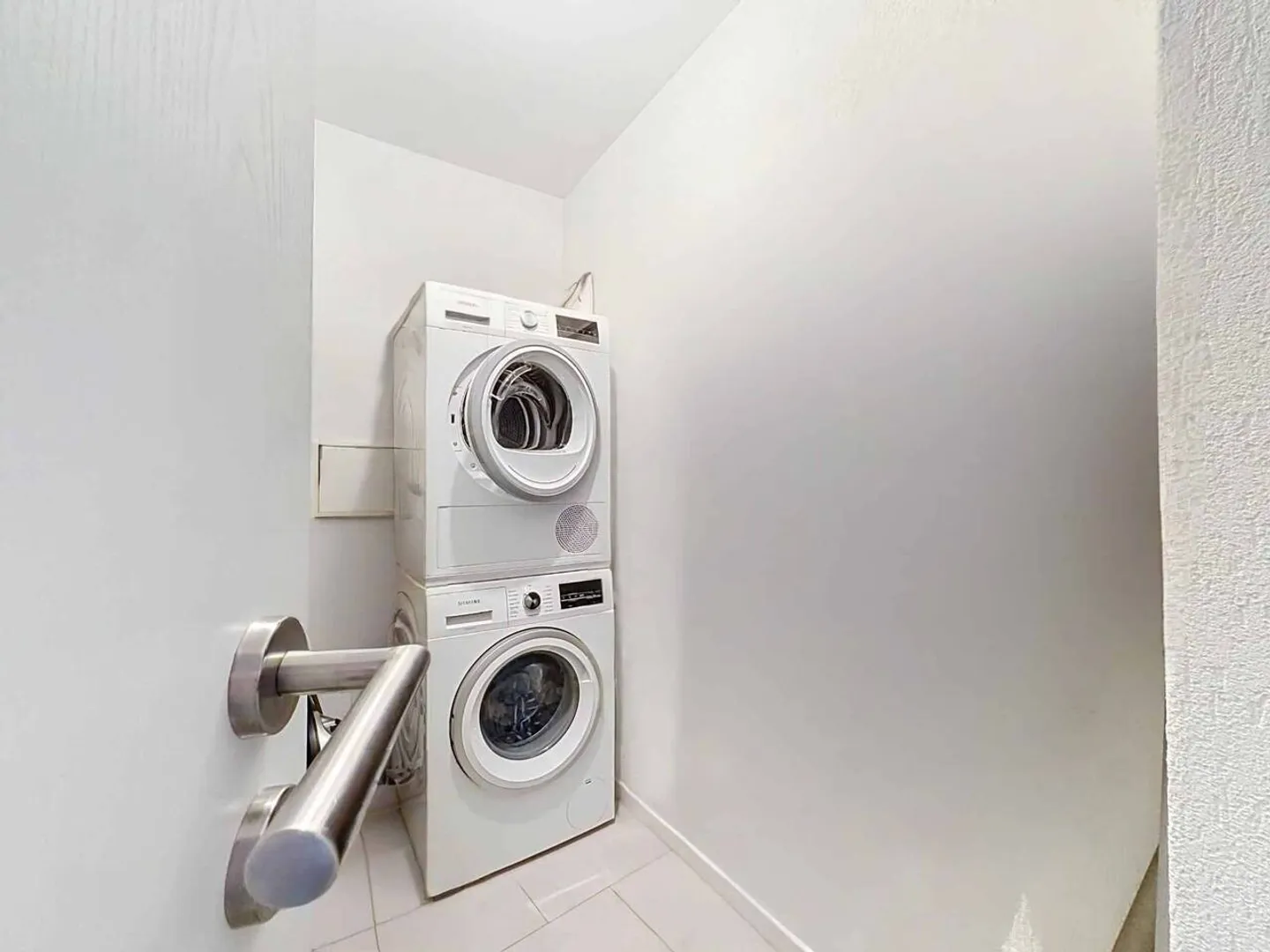 Appartement contemporain avec terrasse - Photo 10 sur 11