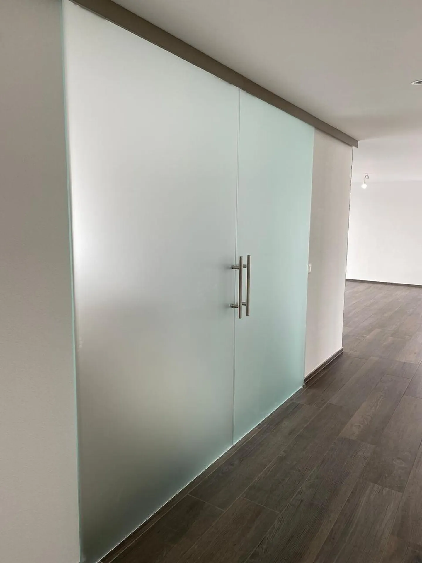 Moderno Appartamento Attico Designer con Terrazza Vista - Foto 8 di 17