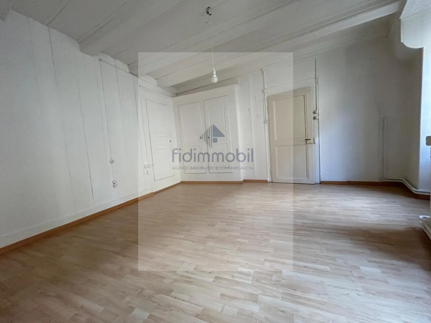 Appartement Charmant dans le Centre-Ville - Photo 3 sur 10