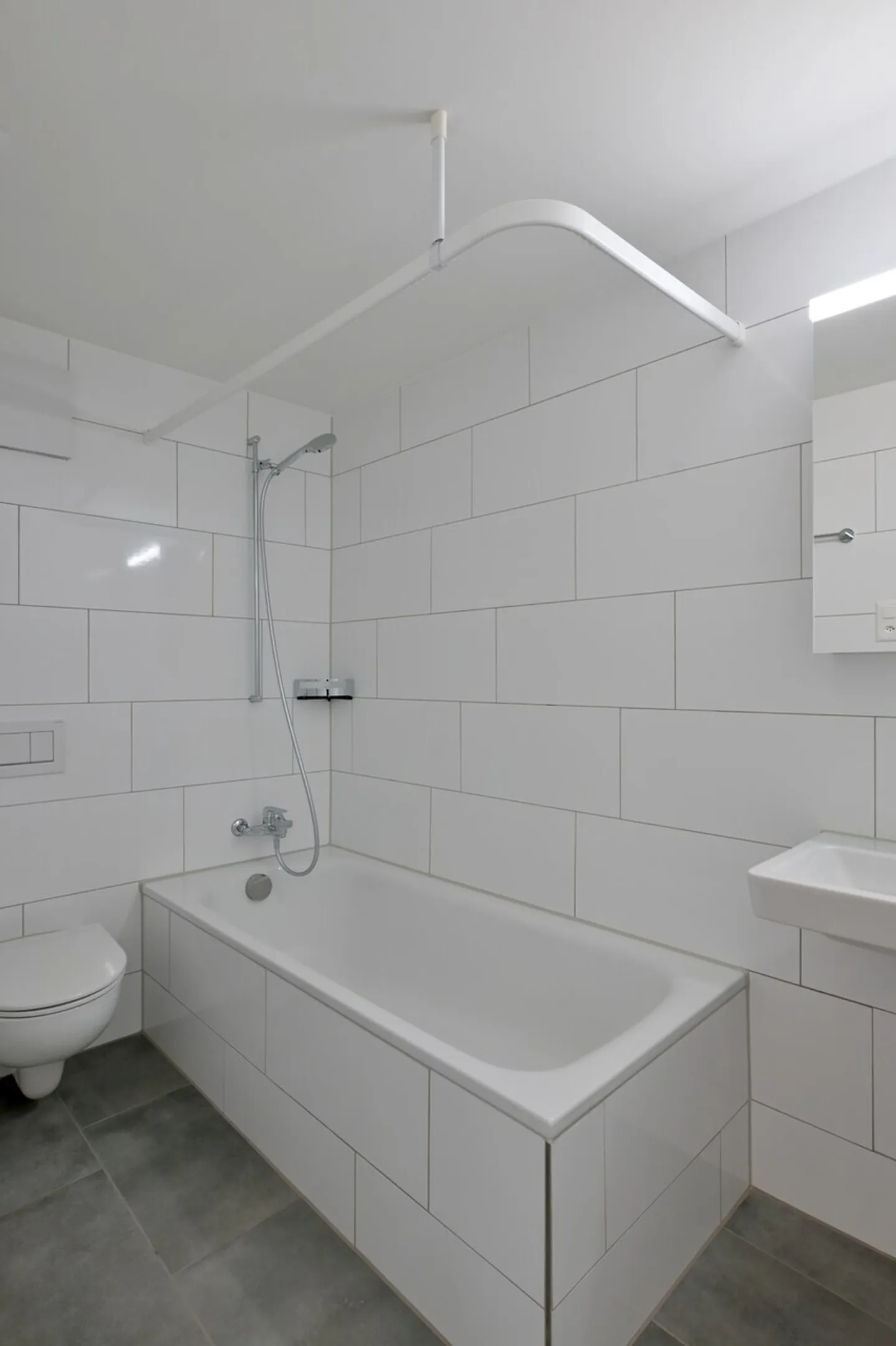 1 Mese GRATIS - Prima Locazione dopo Ristrutturazione Parziale - Il Tuo Nuovo Appartamento nel Cuore di Basilea - Foto 6 di 7