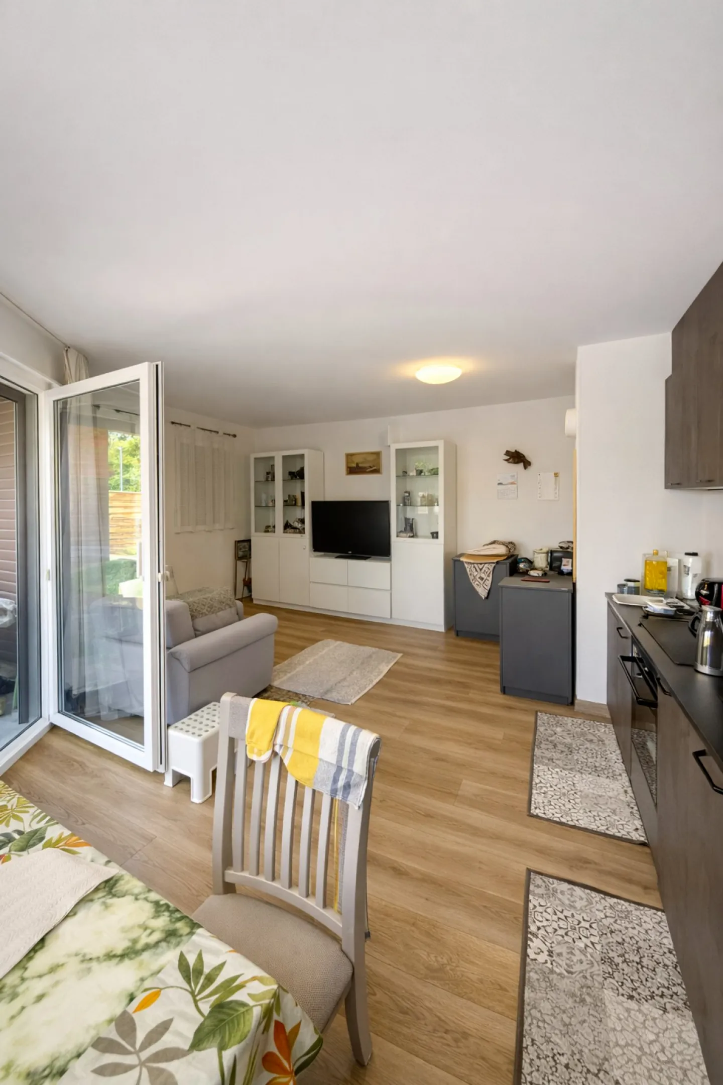 Modernes Apartment am Fluss - Foto 2 von 9