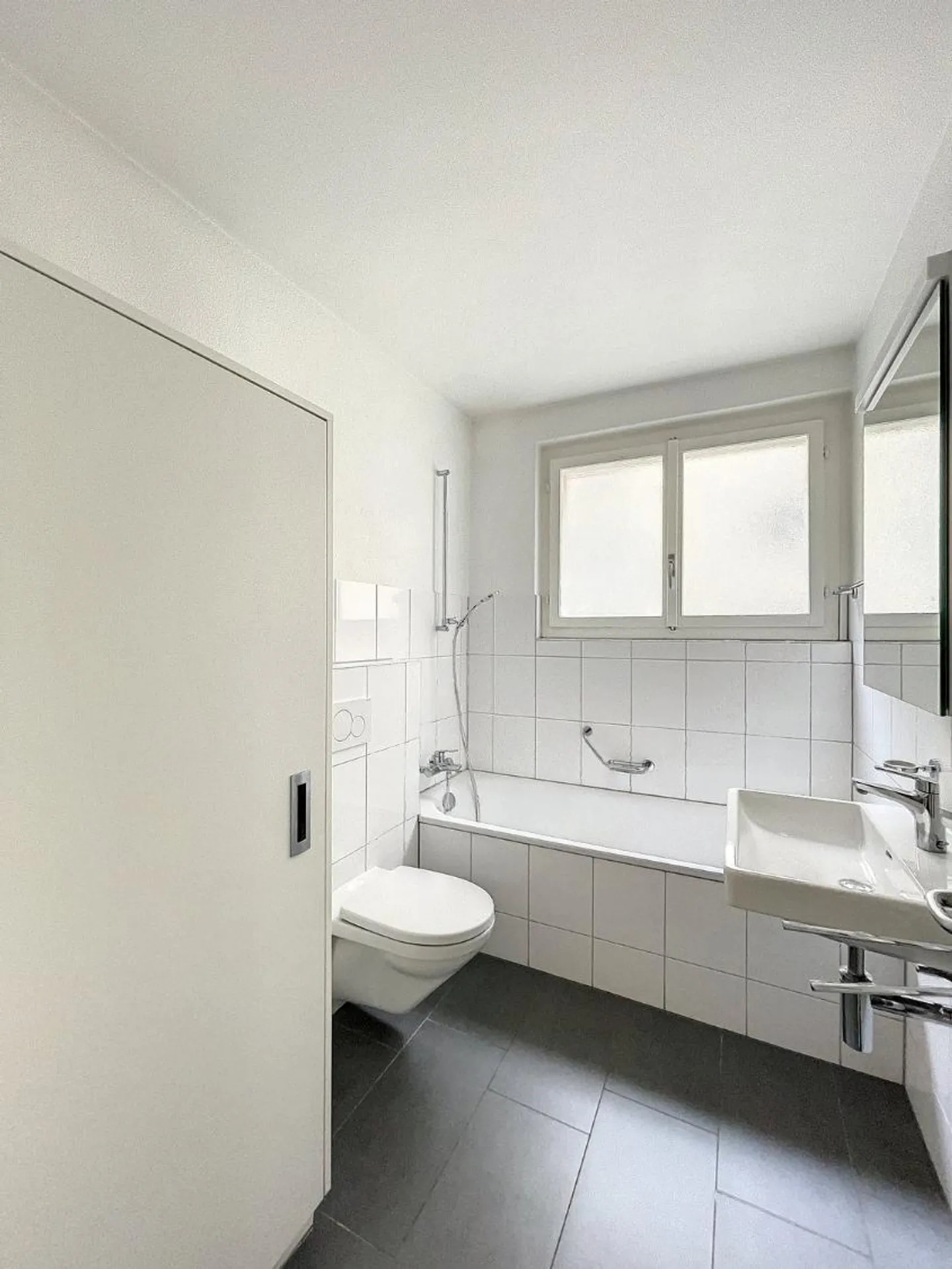 Bel Appartement Près de Pérolles - Photo 3 sur 4