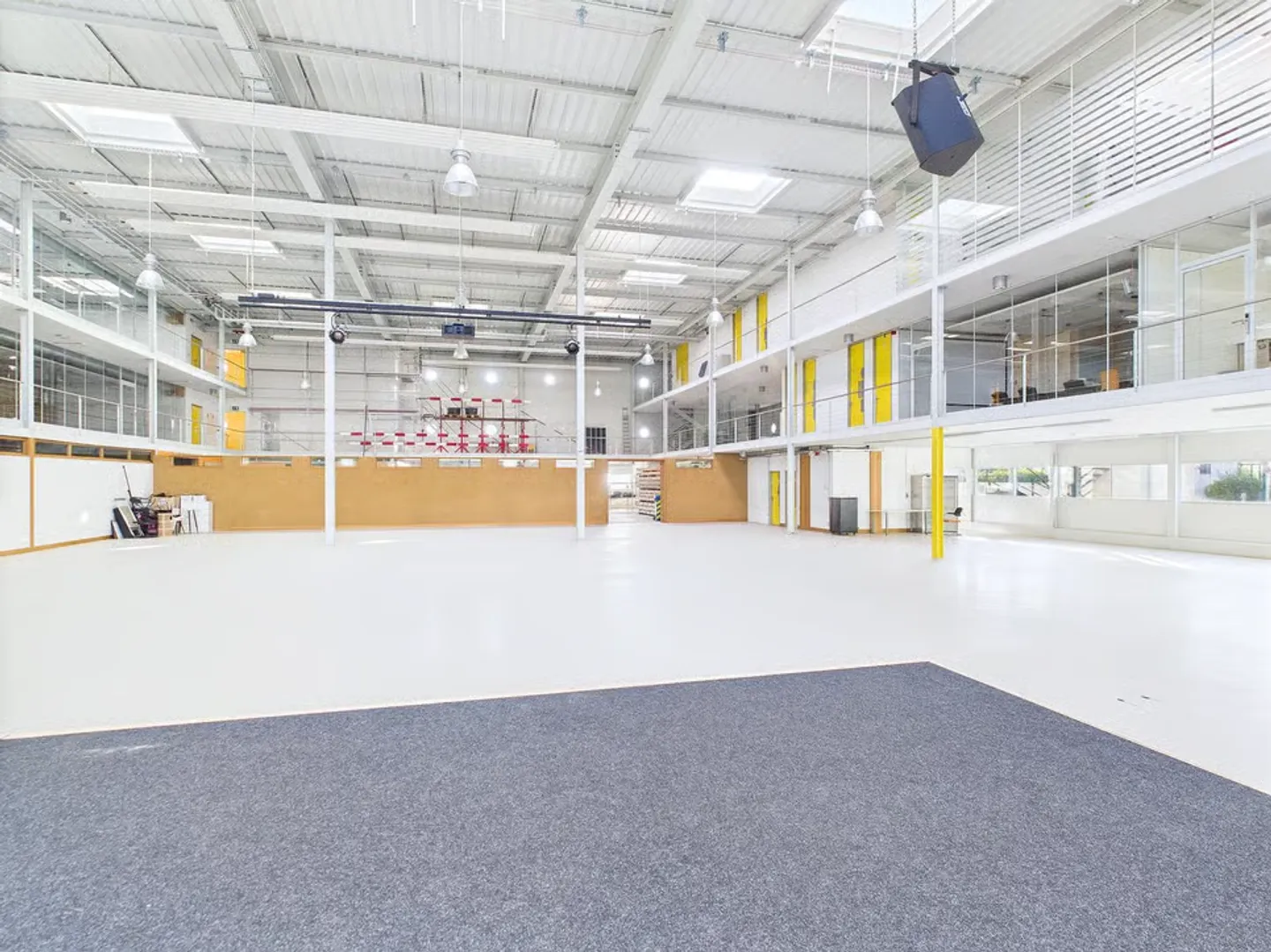Sales area and office space in the industrial district from 144m2-686m2 - Photo 7 of 13