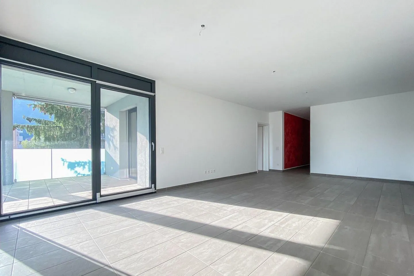 Appartamento moderno con terrazza e vista libera - Foto 5 di 18