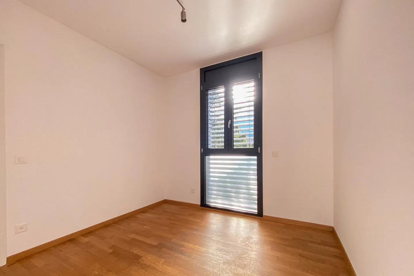 Appartamento moderno con terrazza e vista libera - Foto 10 di 18