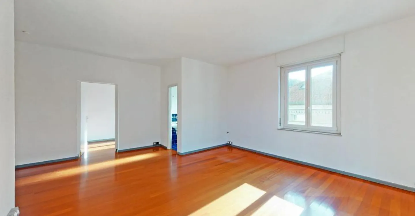 Willkommen in Ihrer neuen Arbeitsumgebung im Herzen von Bellinzona! - Foto 2 von 10