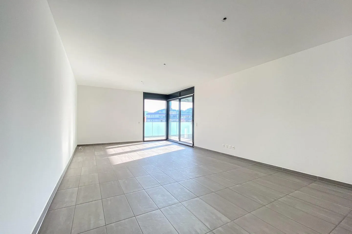 Appartamento moderno con terrazza e vista libera - Foto 15 di 18