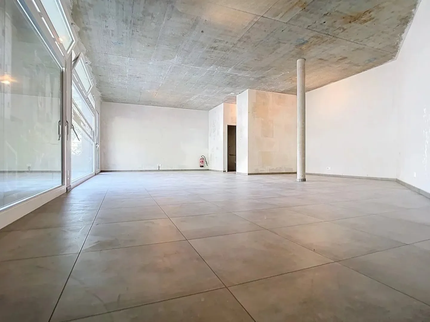 Beautiful commercial spaces for rent, 12 minutes from the station - Photo 8 of 10