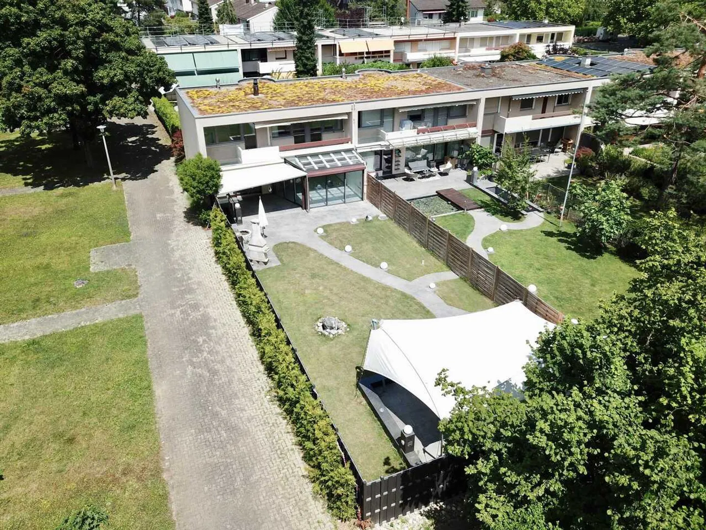 Maison de rangée exclusive avec spa privé - Photo 2 sur 13
