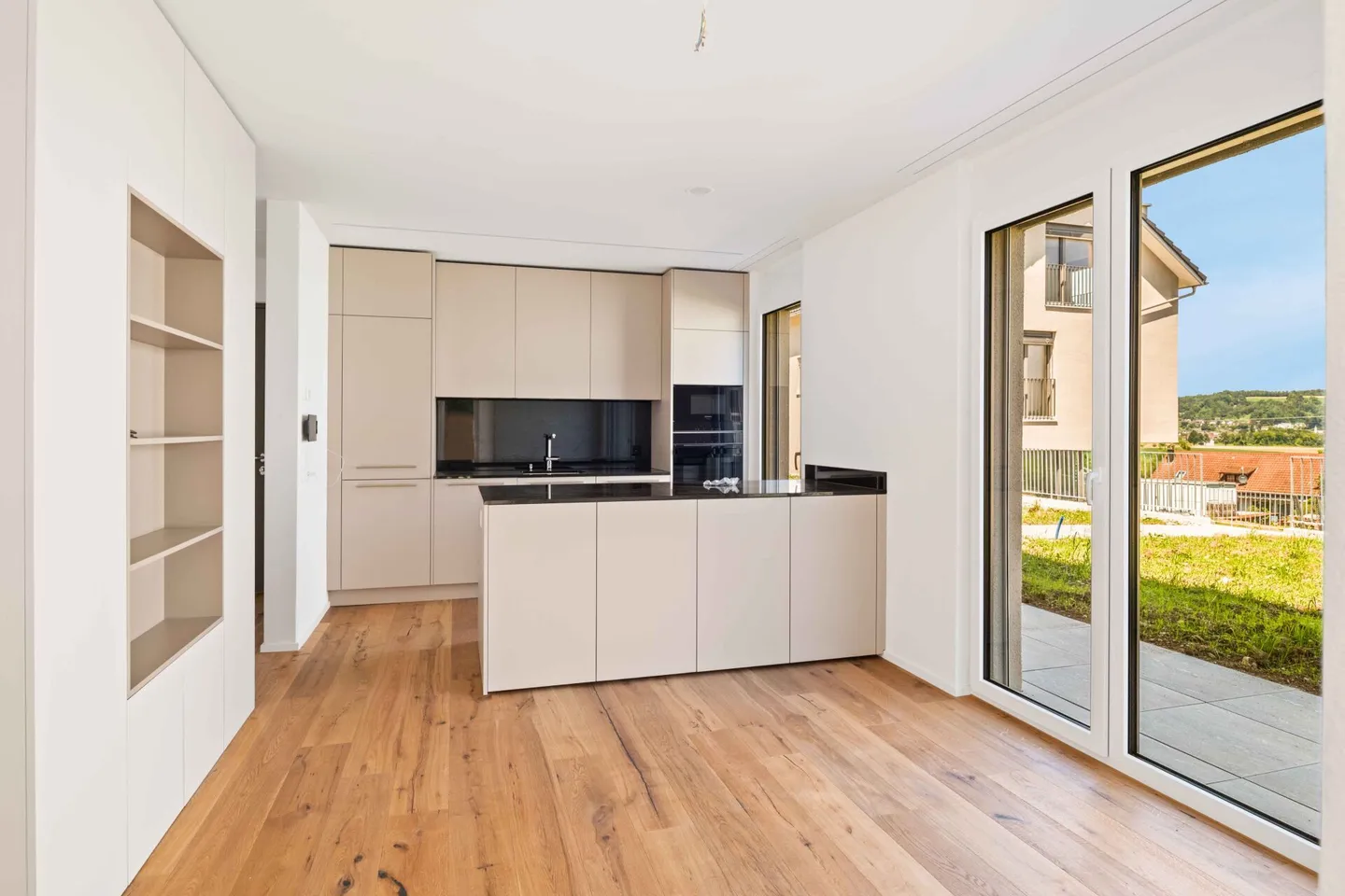 Eleganz trifft Natur: Hochwertige Einfamilienhäuser in Rietheim - Foto 6 von 15