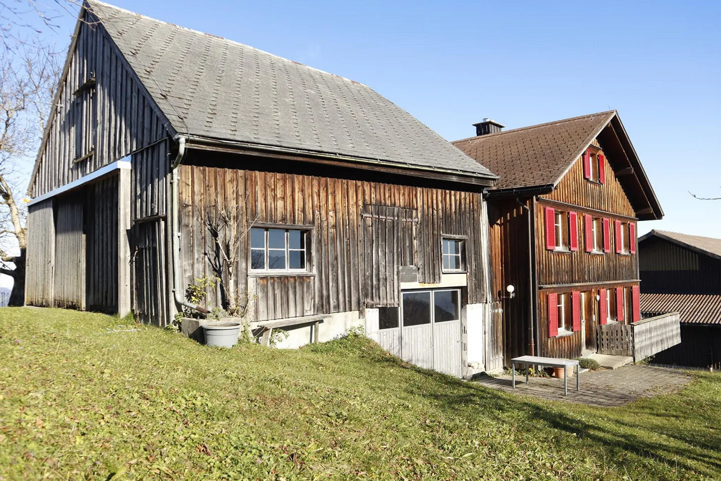 Grosszügiges 6.5-Zimmer-Haus mit traumhafter Aussicht - Foto 2 von 17