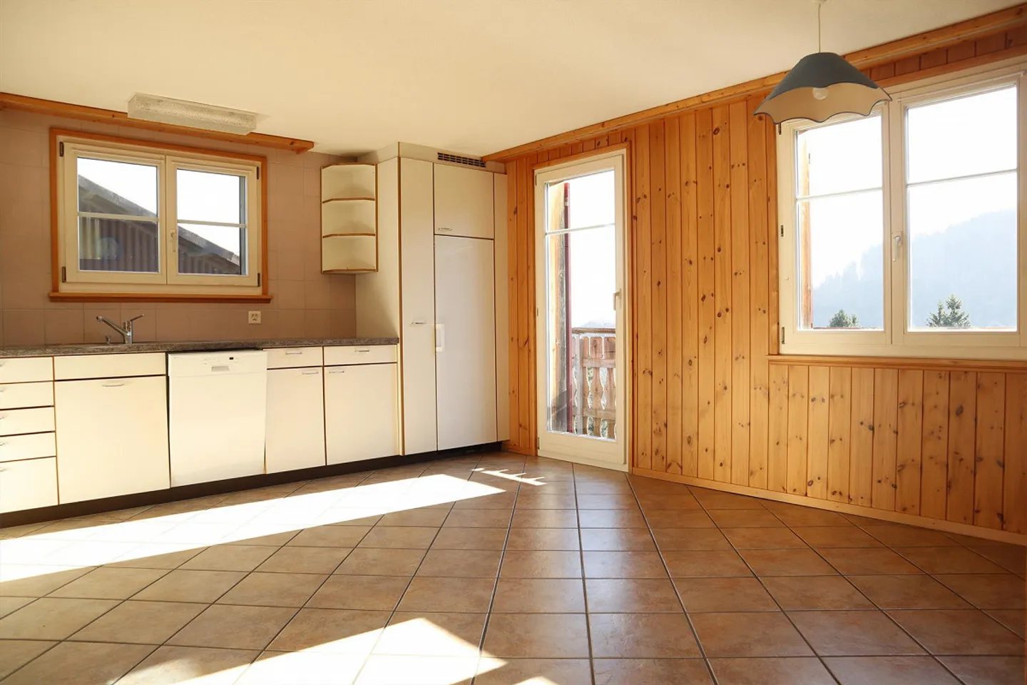 Grosszügiges 6.5-Zimmer-Haus mit traumhafter Aussicht - Foto 3 von 17