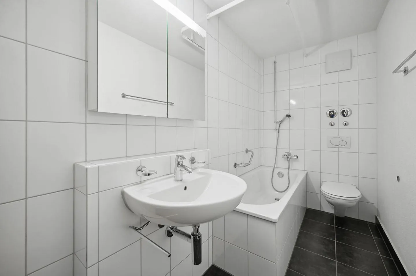 Apartment for rent - Photo 4 of 6
