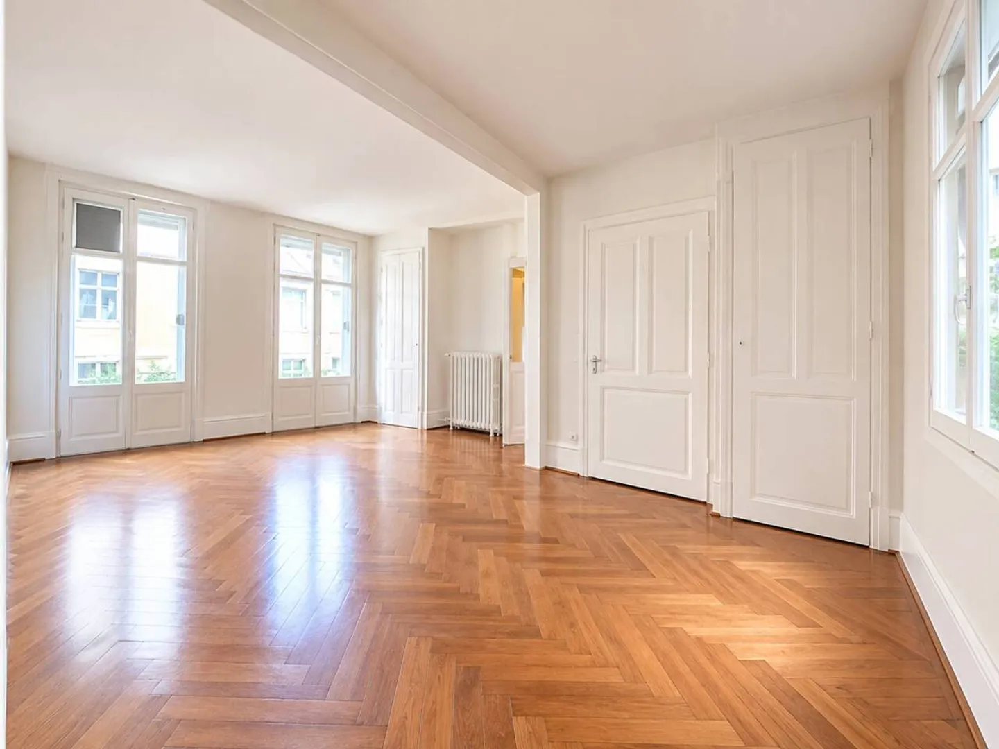 Spacious 2.5-room apartment in the heart of Lausanne - Photo 1 of 3