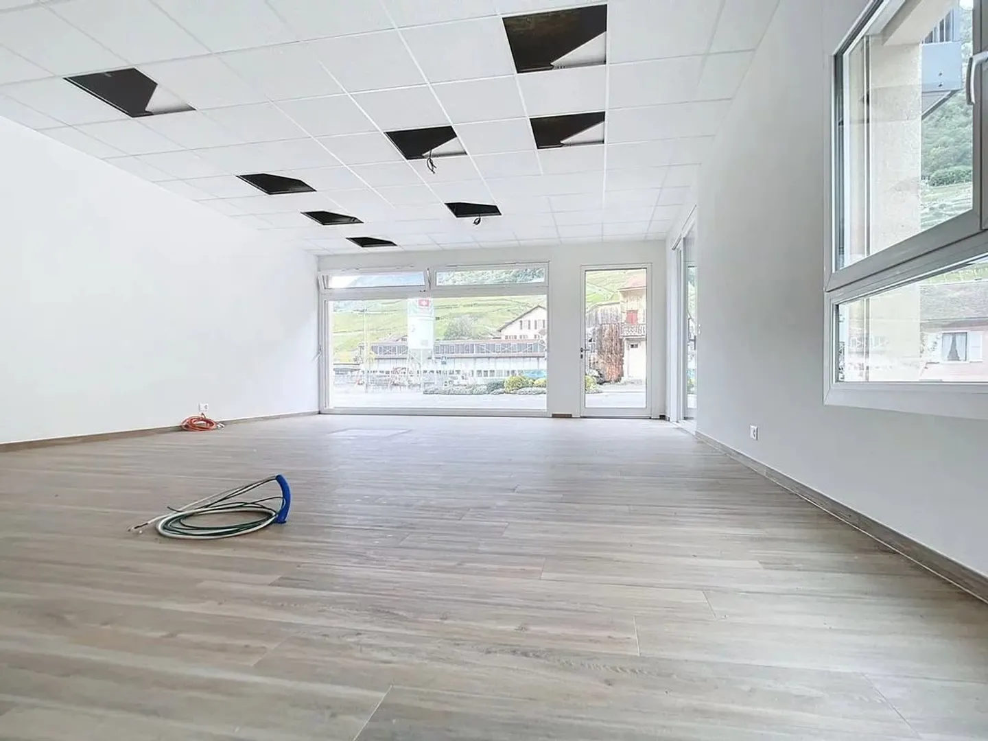 Espace de vente à louer à 12 minutes de la gare d'Aigle - Photo 8 sur 8