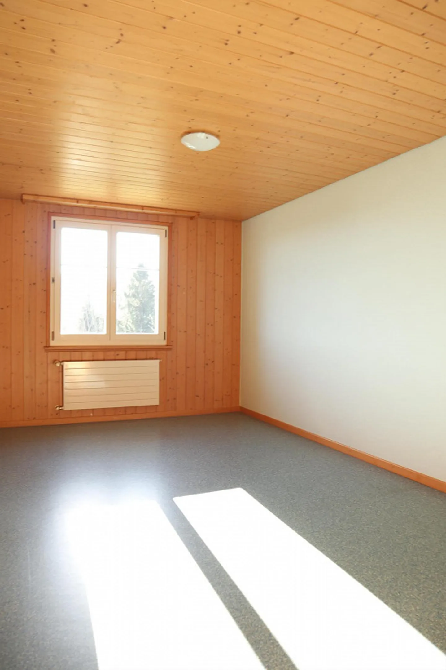 Grosszügiges 6.5-Zimmer-Haus mit traumhafter Aussicht - Foto 8 von 17