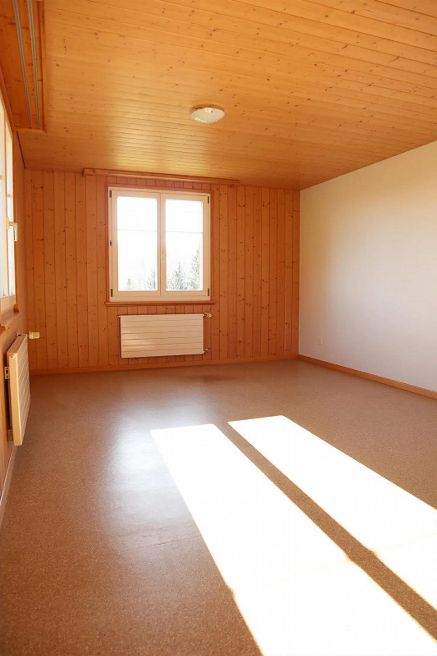 Grosszügiges 6.5-Zimmer-Haus mit traumhafter Aussicht - Foto 10 von 17