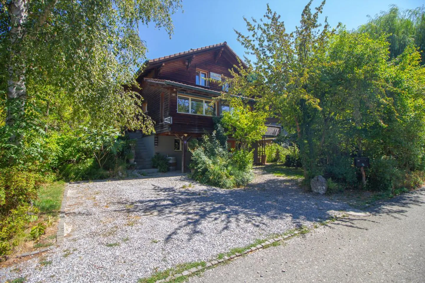 Residential house of charm - Photo 2 of 11