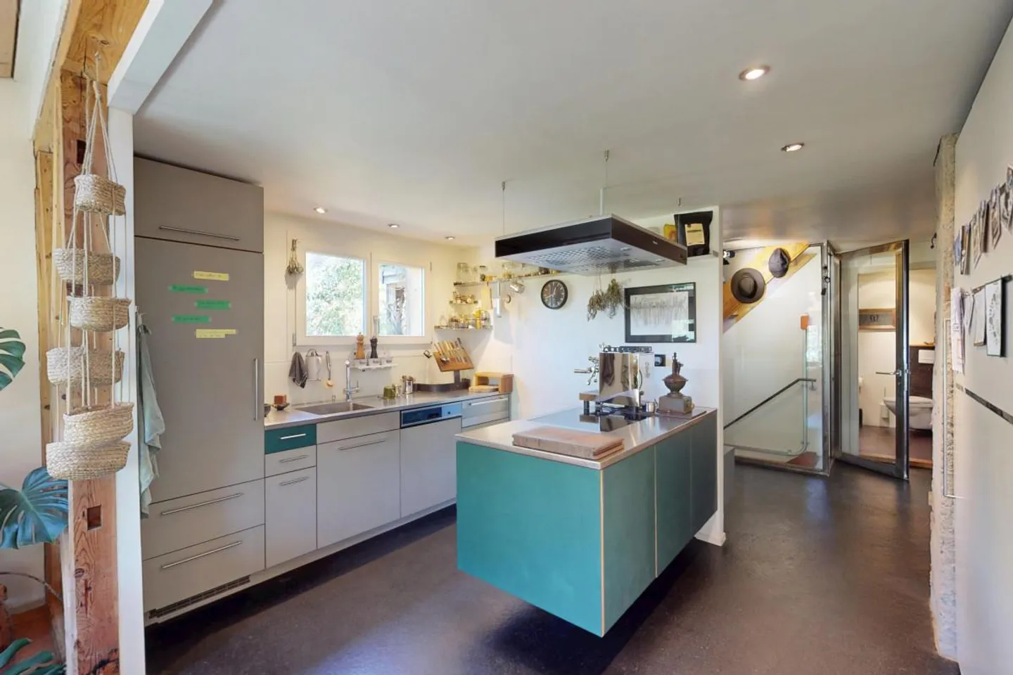 Residential house of charm - Photo 6 of 11