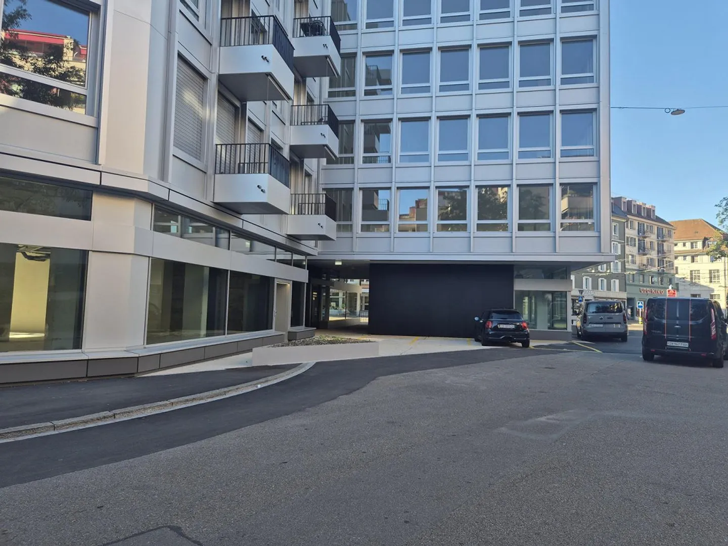 Kreis 4 nel mezzo I Spazio al piano terra rappresentativo - Foto 1 di 12