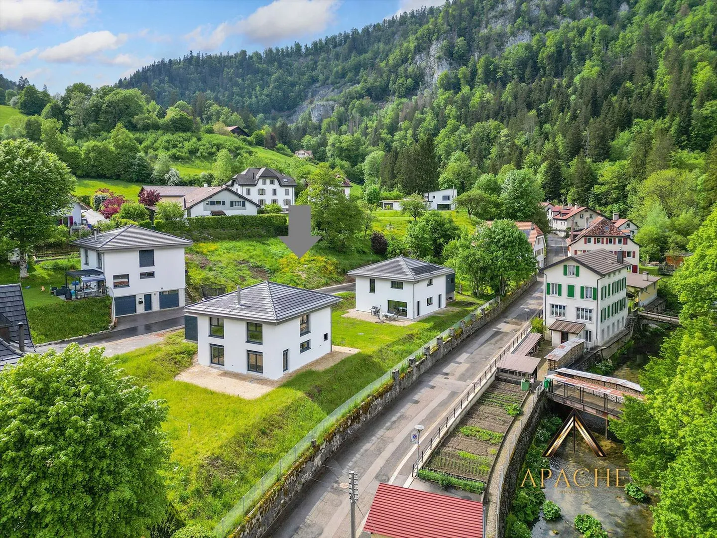 Villa - Photo 2 of 4