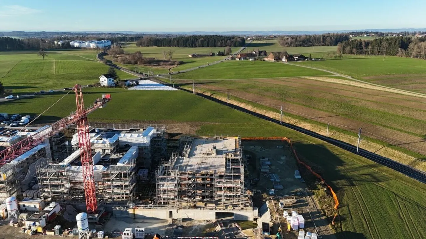 4.5-room ground floor apartment with a view over the adjacent farmland (D 0.5) - Photo 3 of 19