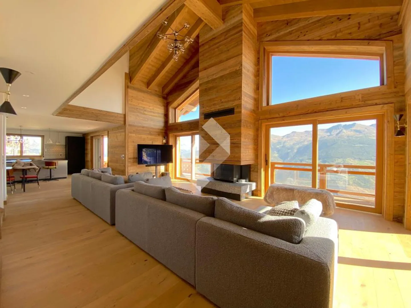 «Herrliches Ski-in-Ski-out-Chalet» - Foto 1 von 13