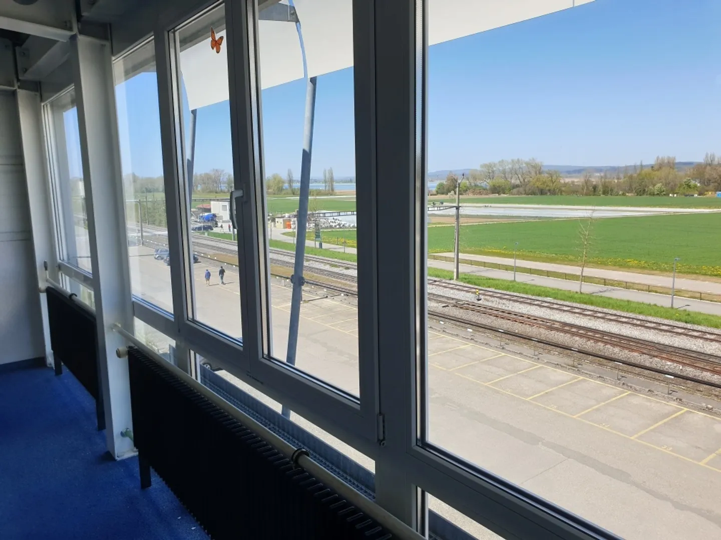 Bureau 72m2 avec vue sur le lac - Photo 3 sur 5