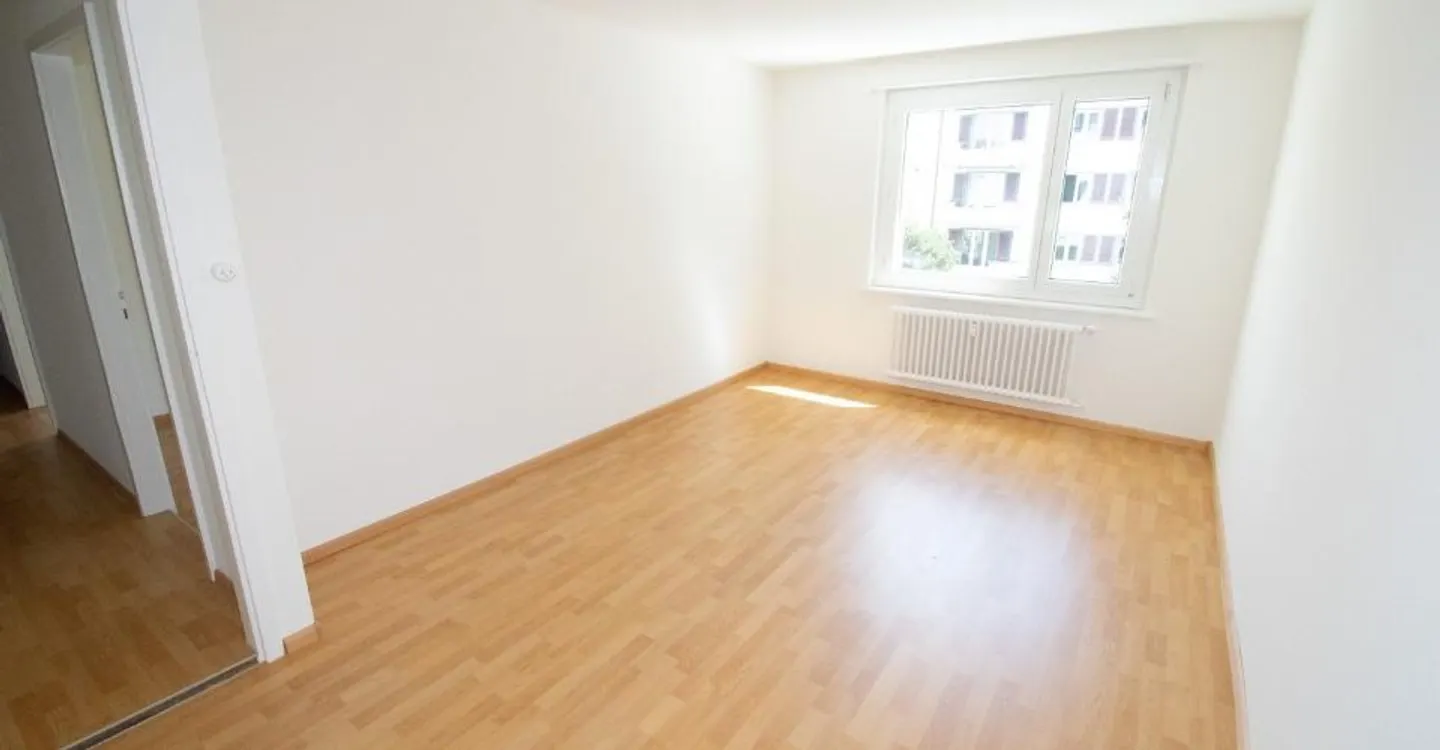 Appartement spacieux et confortable dans un environnement verdoyant - Photo 5 sur 6