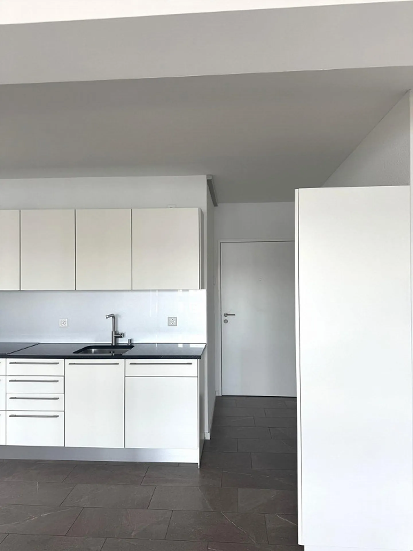 Living and Life in the Heart of Kilchberg with Breathtaking Lake View - Photo 4 of 9