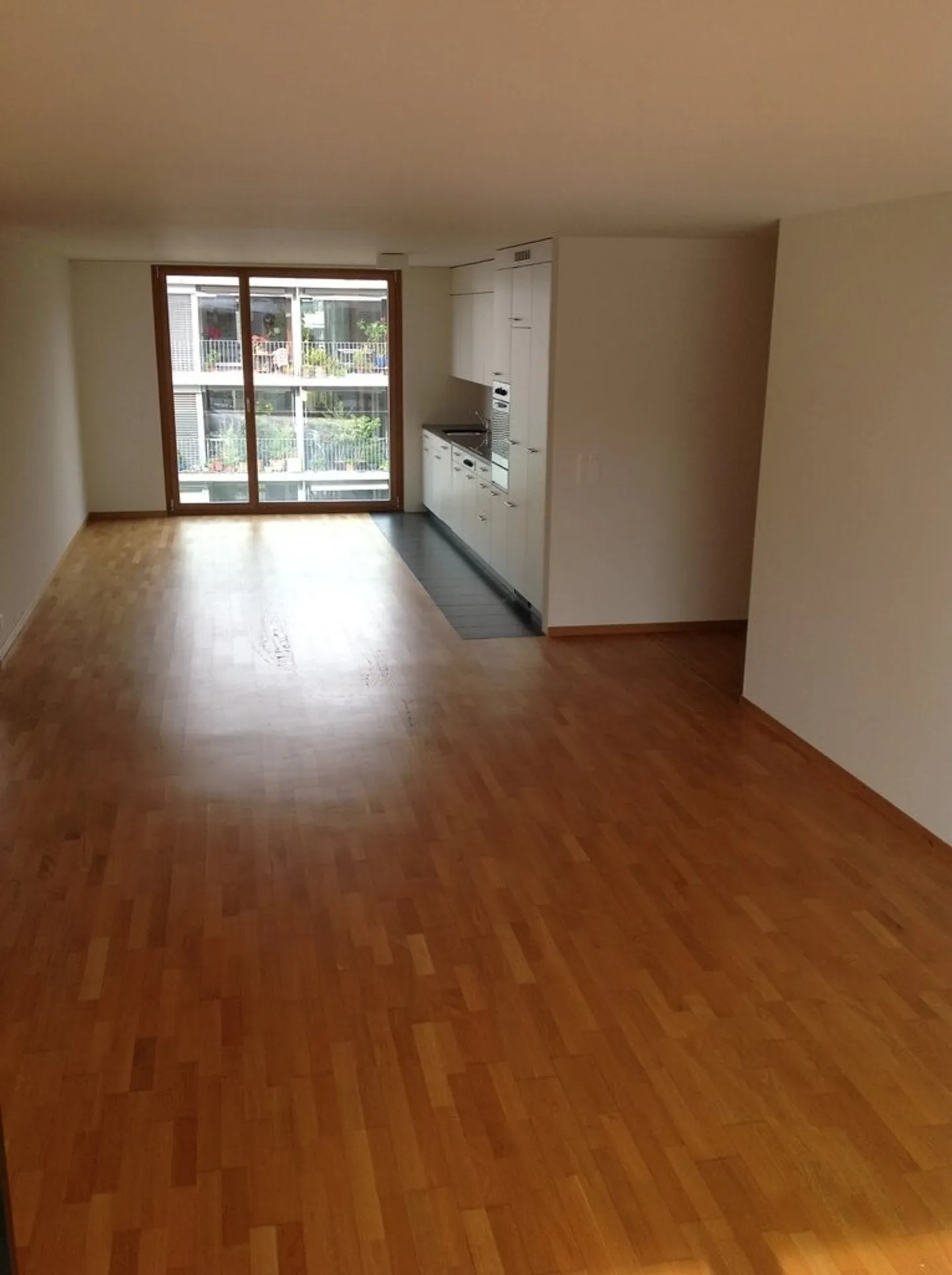 Moderne Wohnung in Biel - Foto 3 von 12